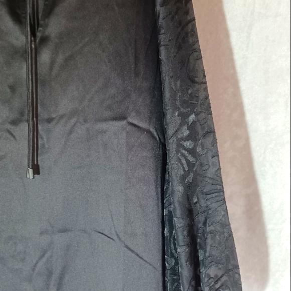 CALLIGRAPHIE Top Size M Black Body Balloon Sleeve With Flowers NEW - Picture 7 of 9